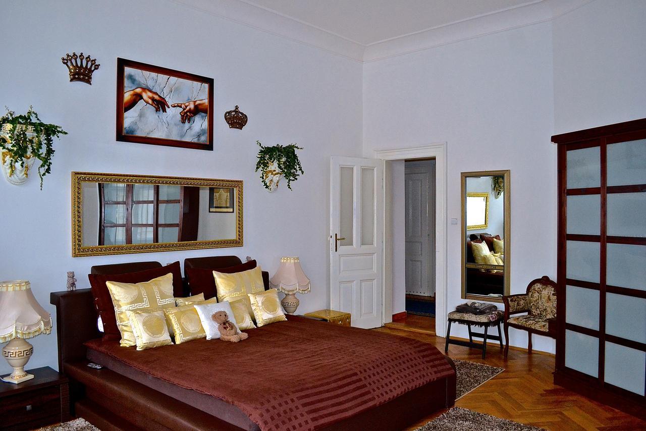 Apartment Luxury Versace Prag