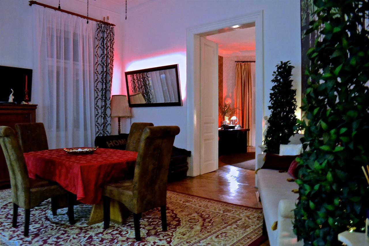 Luxury Versace Prag