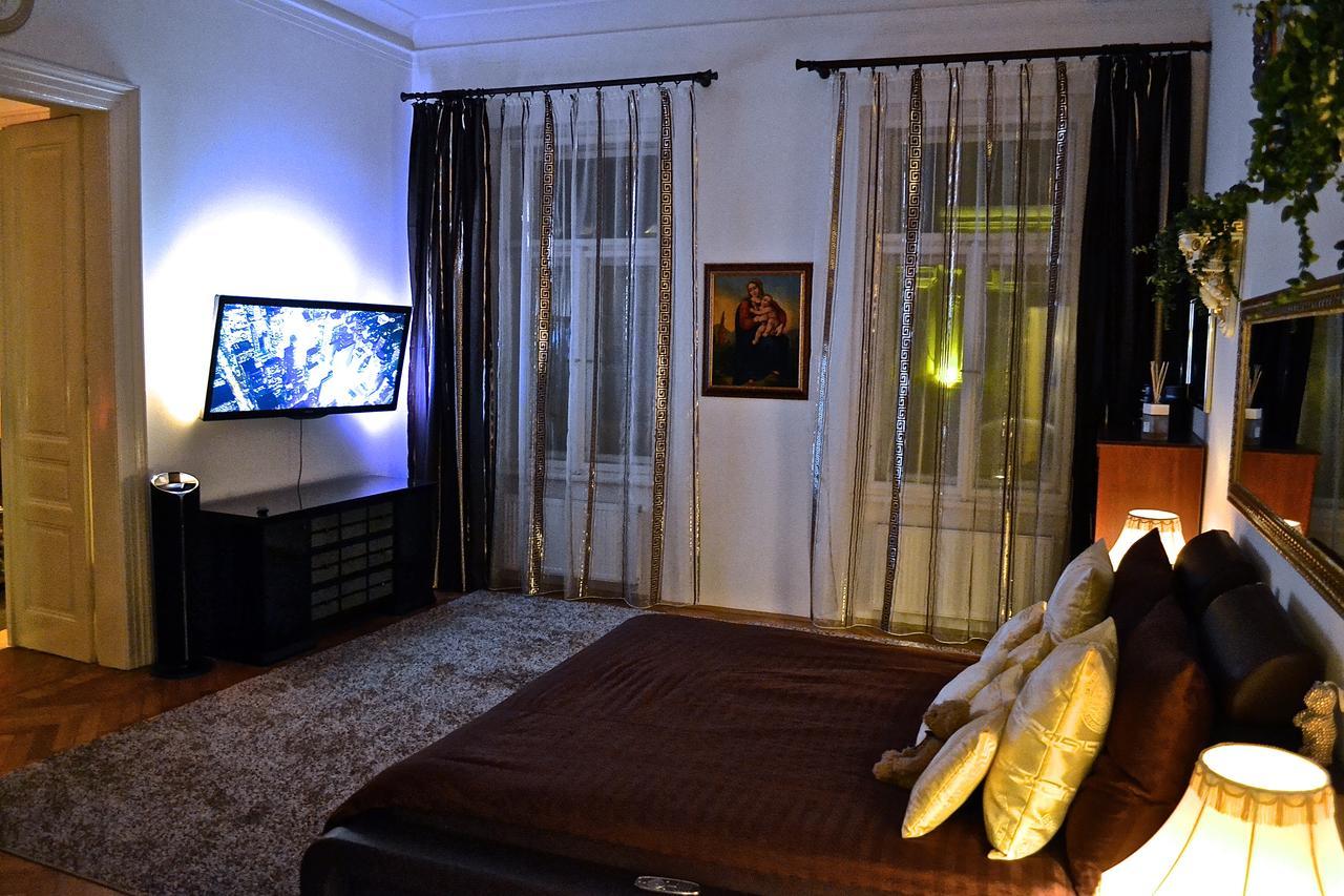 Apartment Luxury Versace Prag