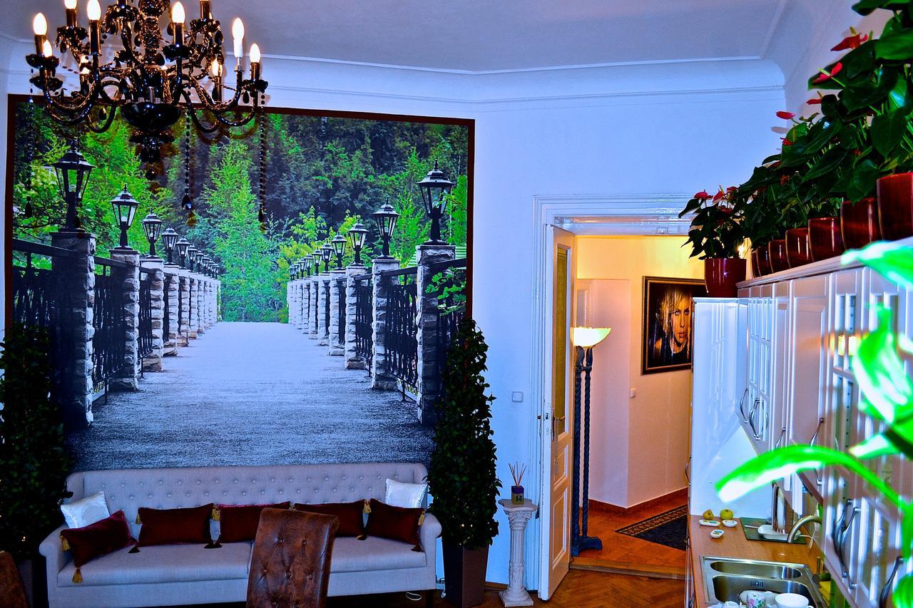 Luxury Versace Apartment Prag