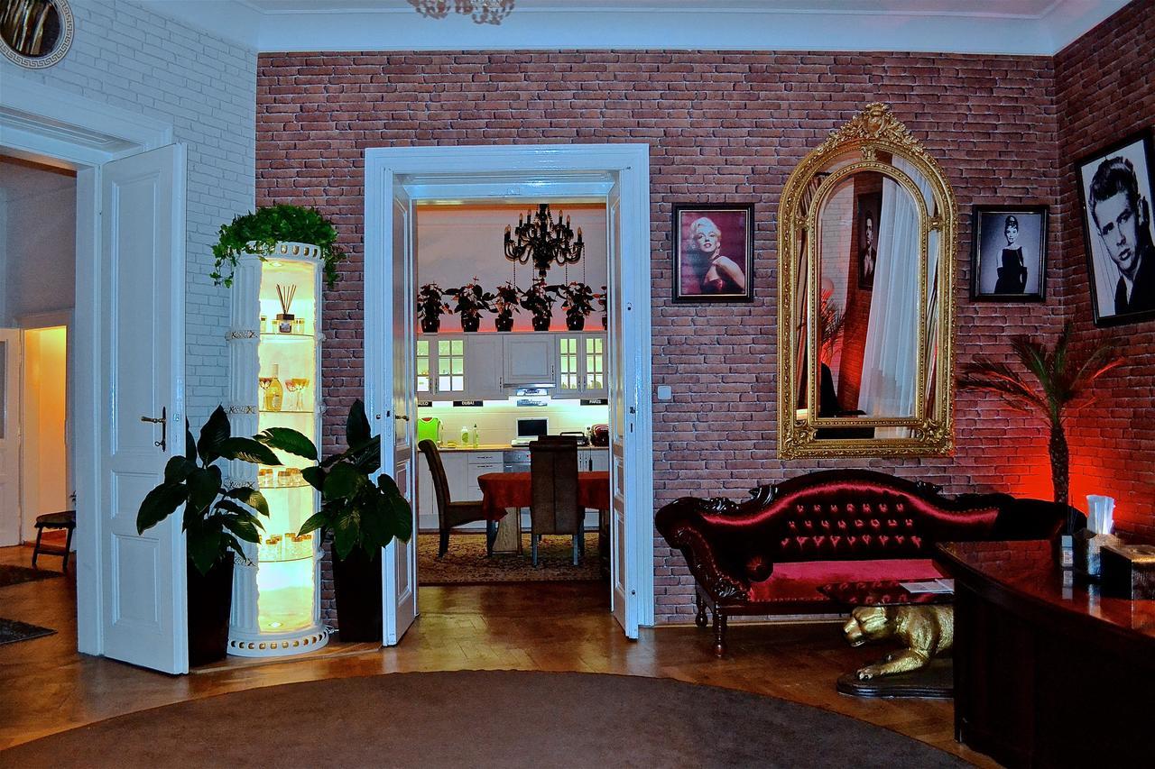 Apartment Luxury Versace