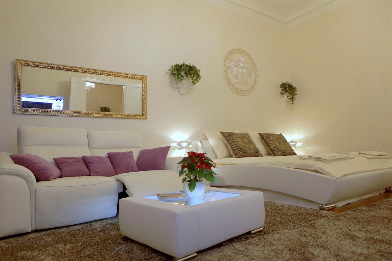 Luxury Versace Apartment *