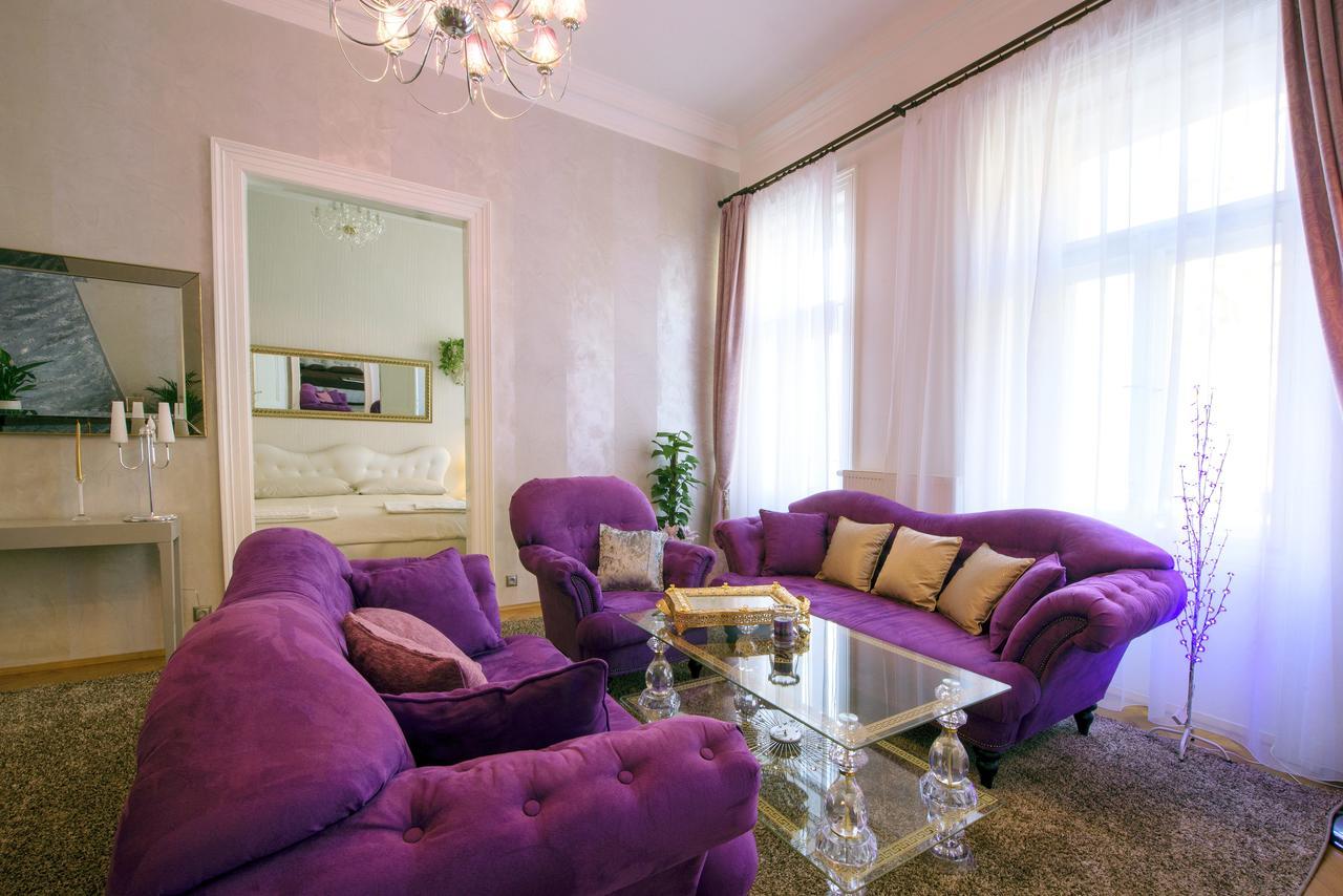 Luxury Versace Apartment *